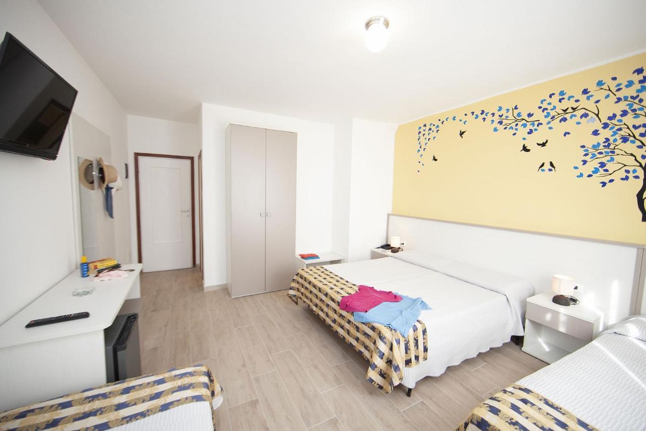 Hotel Thomas Marina di Campo Esterno foto