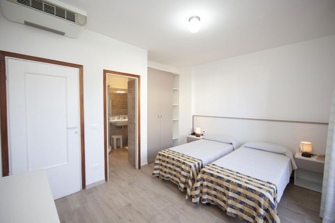 Hotel Thomas Marina di Campo Esterno foto