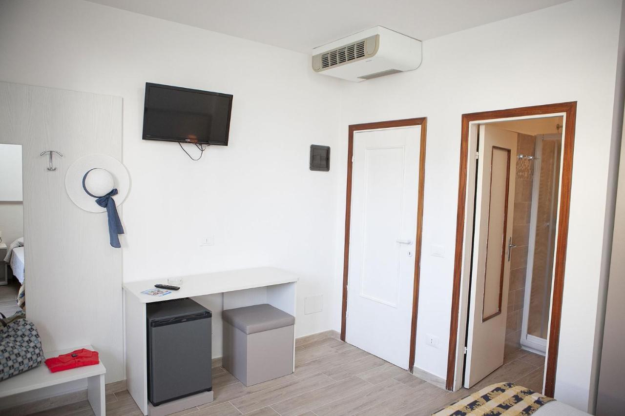 Hotel Thomas Marina di Campo Esterno foto