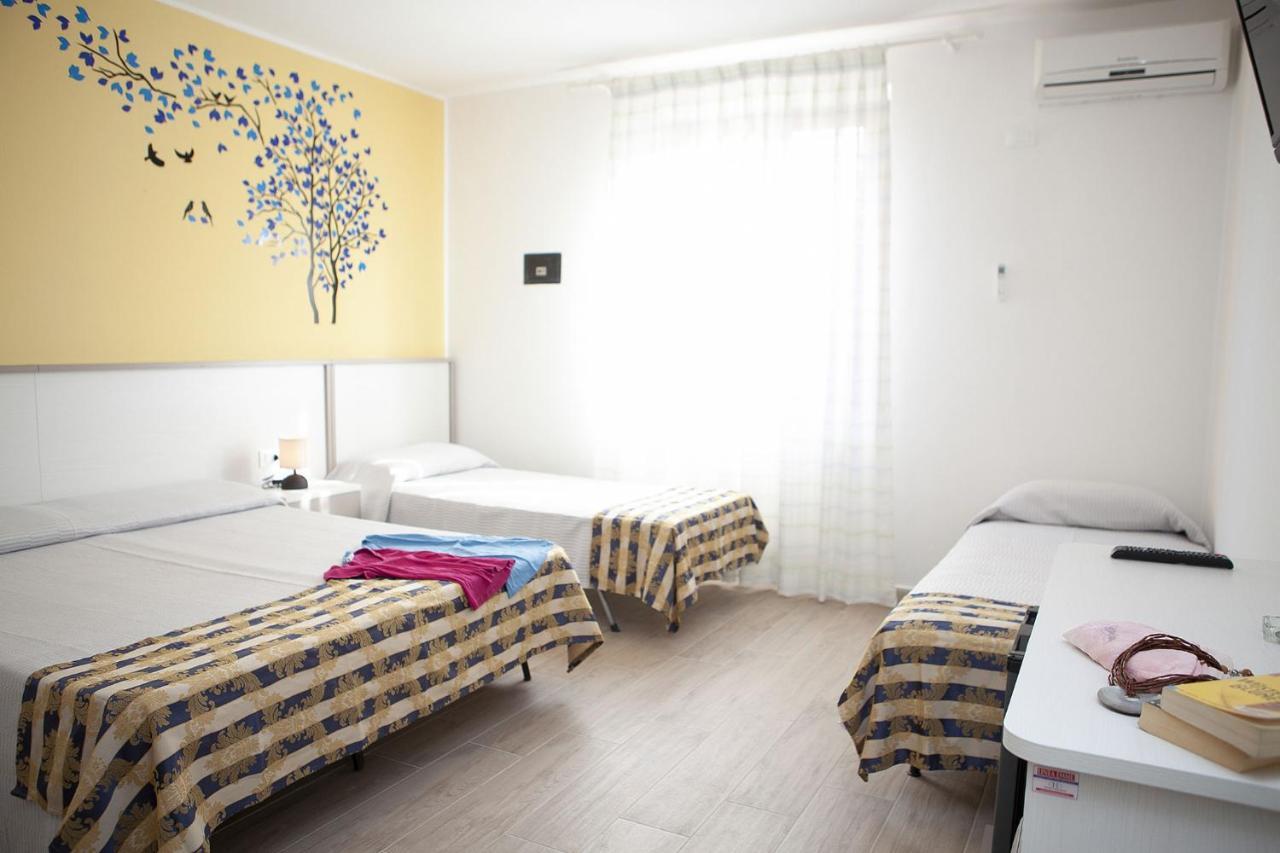 Hotel Thomas Marina di Campo Esterno foto
